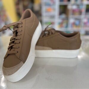 Nike platform blazer tan and white DJ0292-200 size 7.5